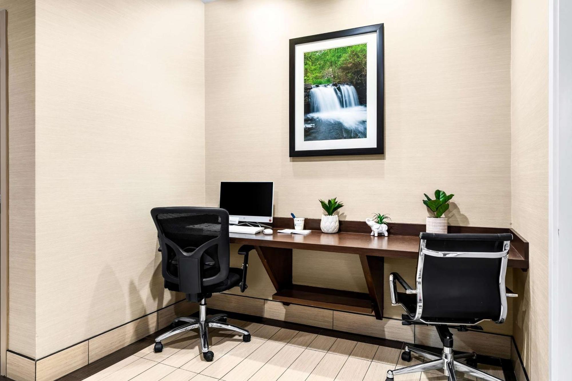 Surestay Plus By Best Western Reading North Exterior foto