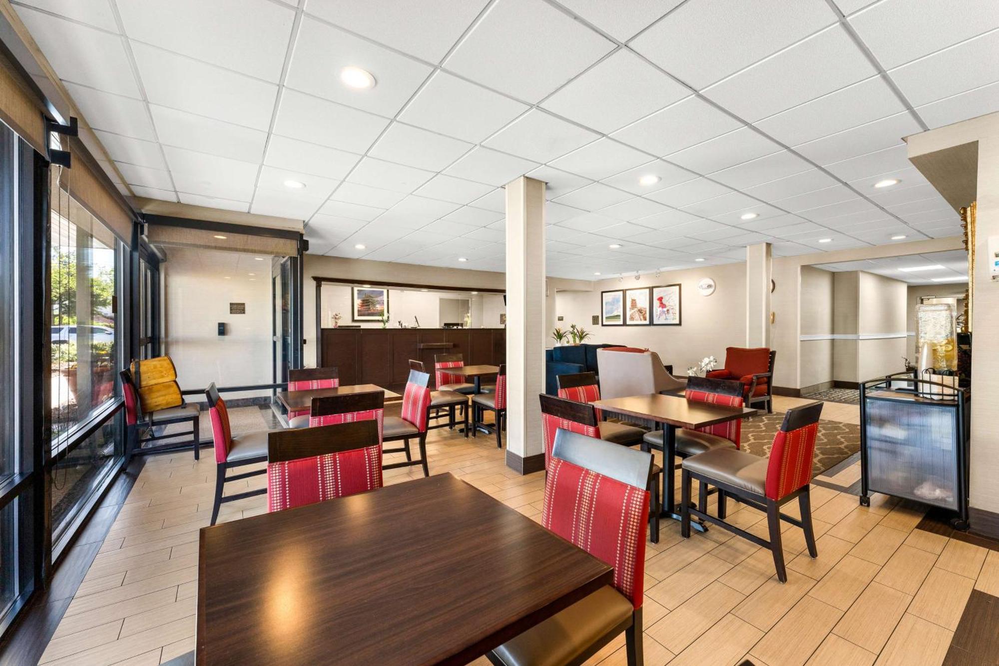 Surestay Plus By Best Western Reading North Exterior foto