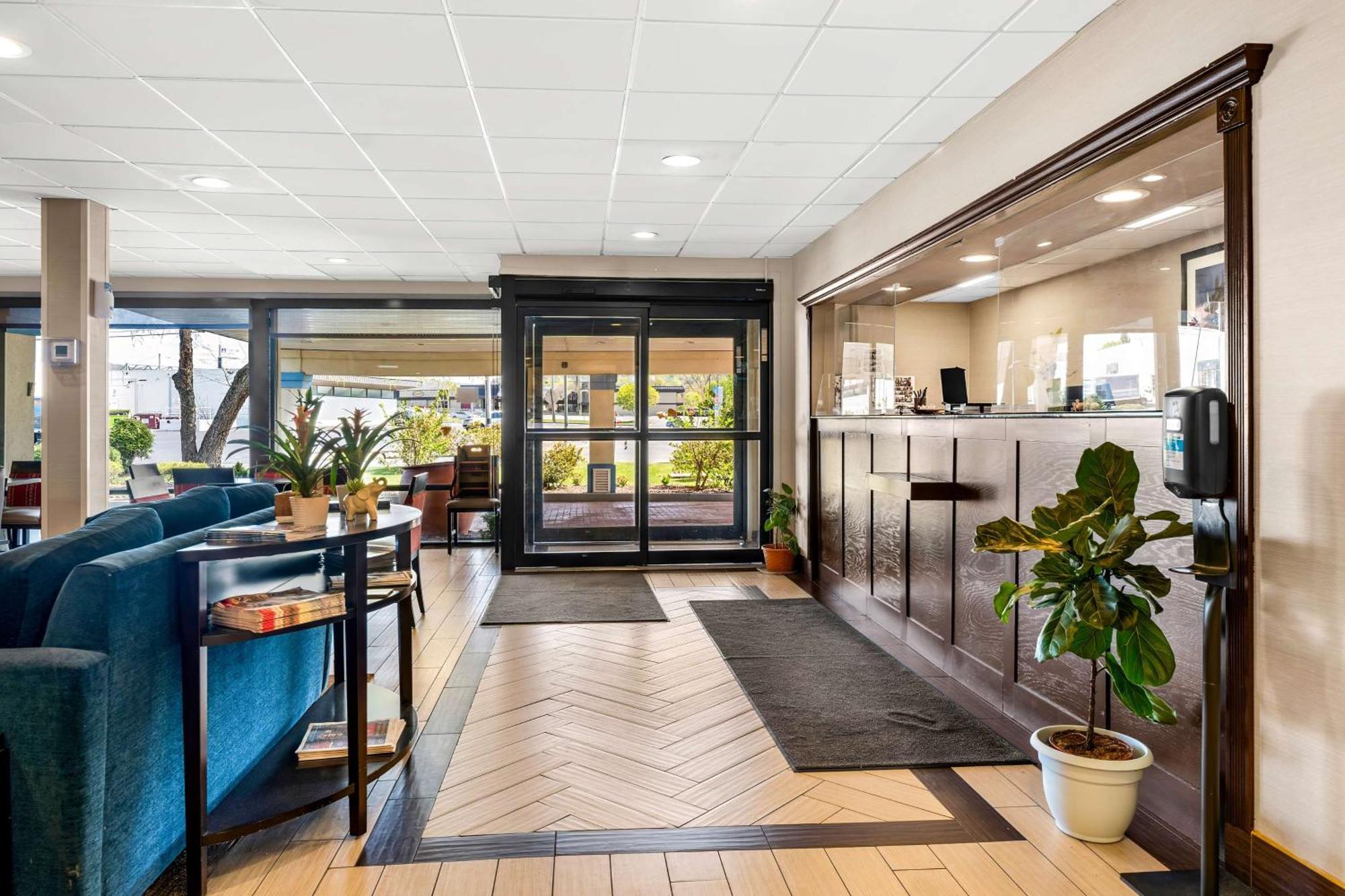 Surestay Plus By Best Western Reading North Exterior foto
